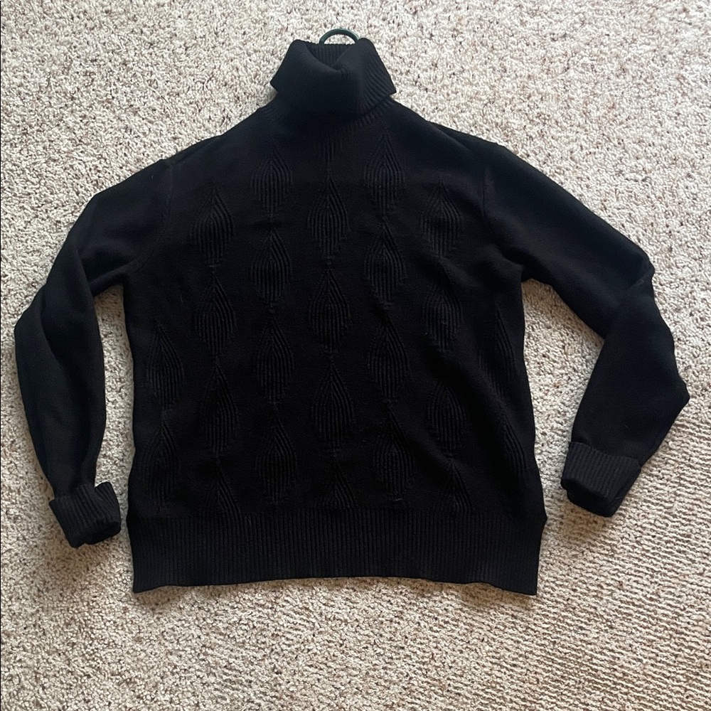 Sioni Elegant Black Turtleneck Sweater